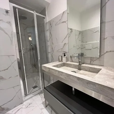 Luxury&charme Historical Center 2 Apartment *