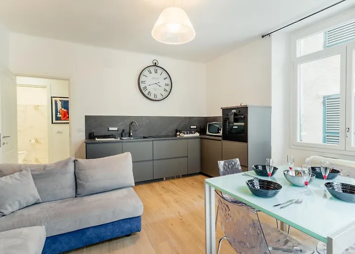 Apartment Luxury&charme Historical Center 2 *