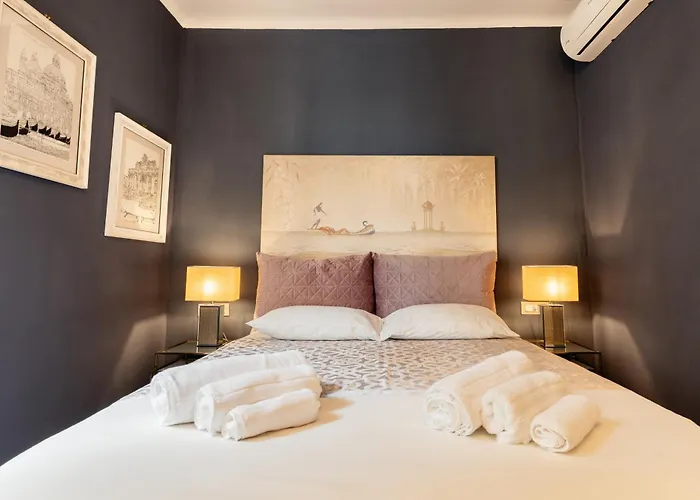 Luxury&charme Historical Center 2 Apartment